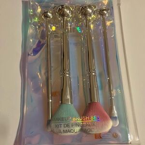 Claire’s Bear Make Up Brush Set New